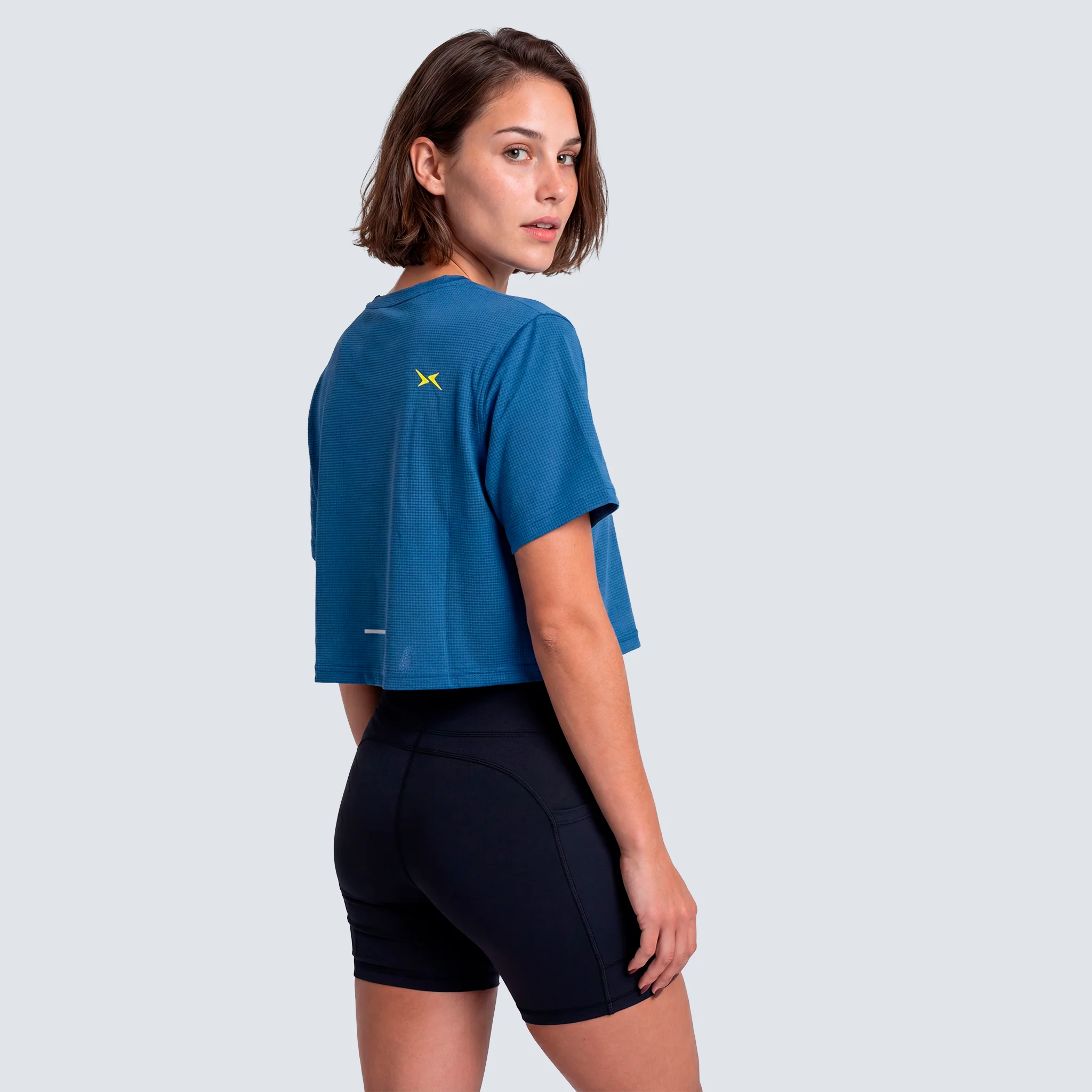 Camiseta Crop Performance Mujer SS26 - Image 11