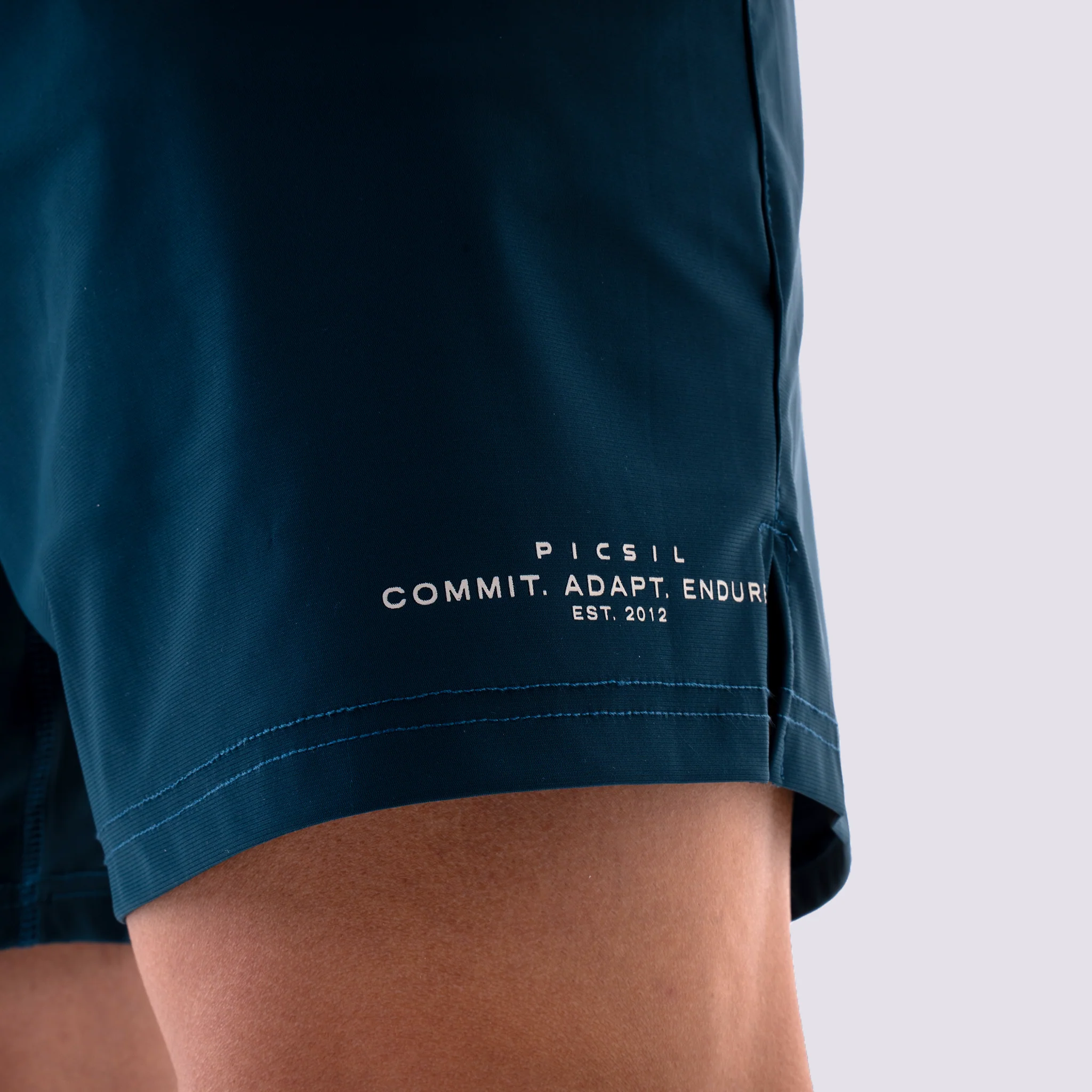 Short Deportivo Hombre Essentials FY26 - Image 12