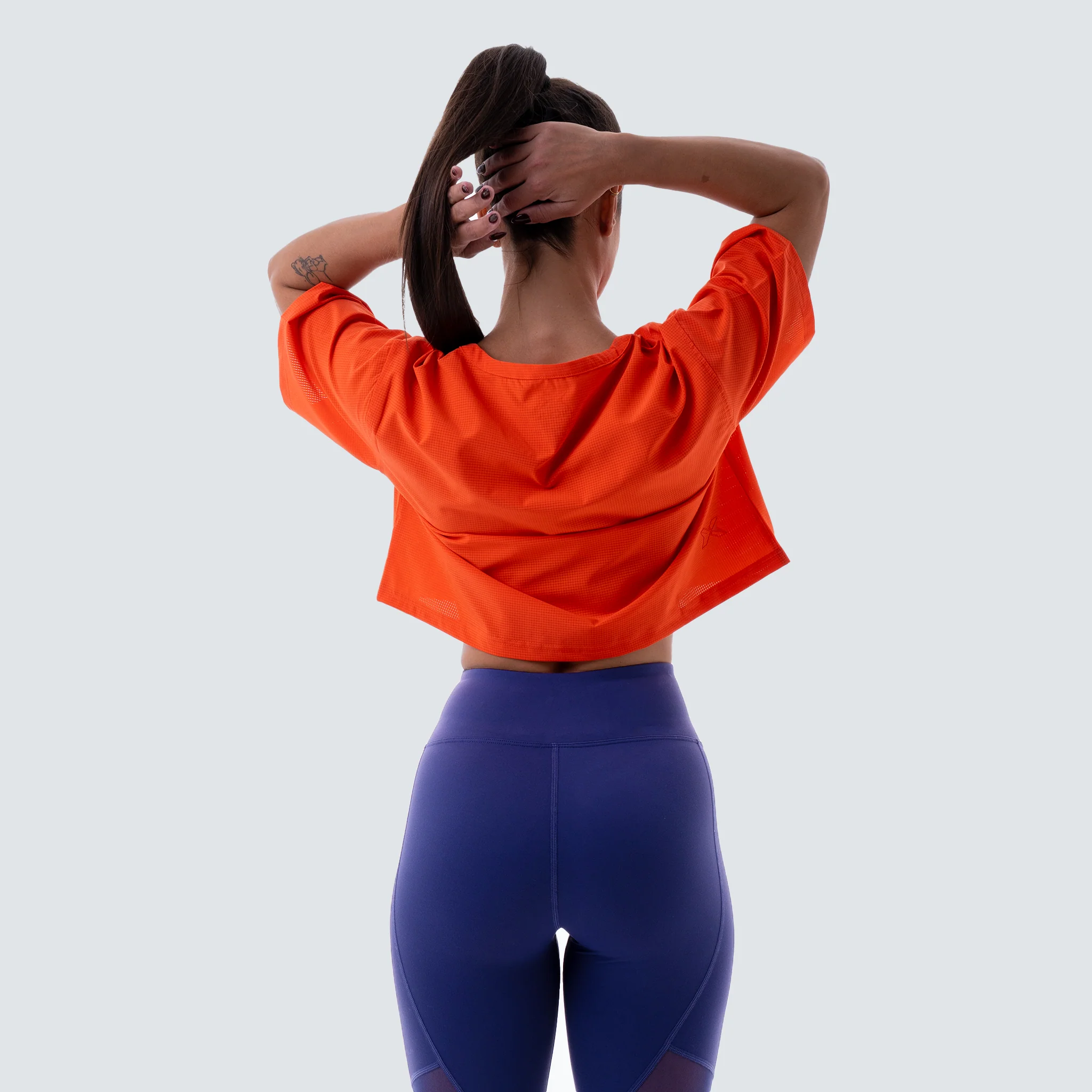 Camiseta Cropped de mujer Performance - Image 9